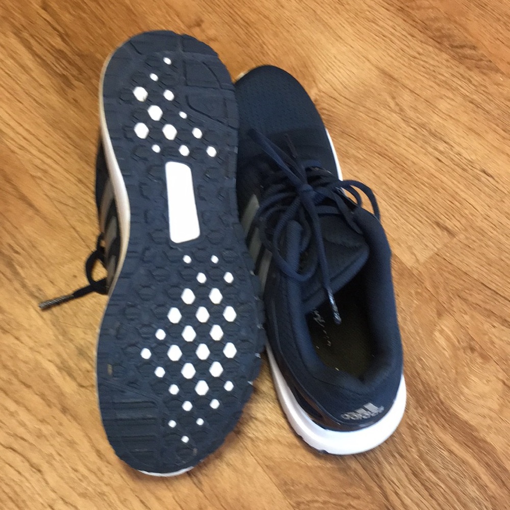Adidas running shoes - Picture 3 of 5
